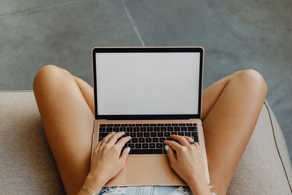 How to Connect with Like-Minded Adults on Omegle